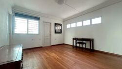 Blk 216 Jurong East Street 21 (Jurong East), HDB Executive #549750071